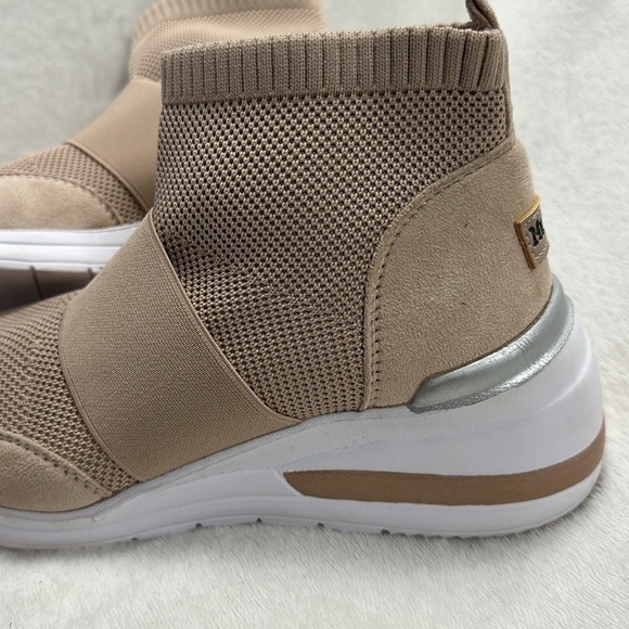 Mudd Soft Tan, White Trim  Hi-Top Slip On Sneaker Sz: 7.5 - Picture 7 of 8